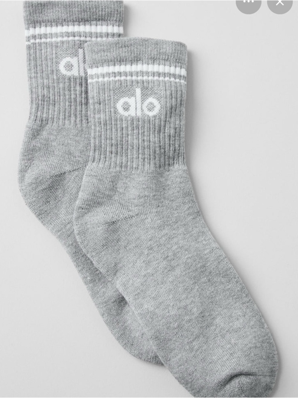 ALO Yoga Unisex M Crew Athletic Socks in Heather Gray with White Logo